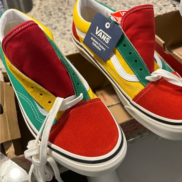 Brand new Anheim collection vans. Never worn - Picture 4 of 4